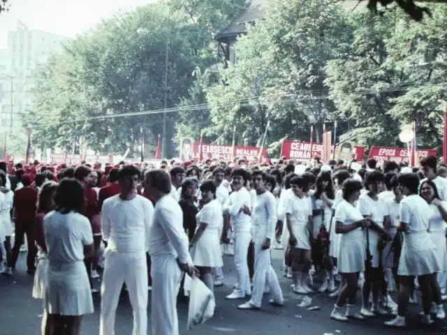Imagini-rare-cu-Romania-anilor-1980-facute-de-un-angajat-de-la-ambasada-SUA-11