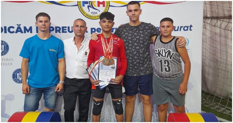 Secția de Haltere de la CS Municipal Arad strălucește cu 12 medalii la Campionatele Naționale pentru Juniori