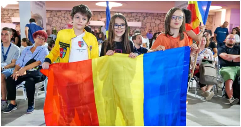 Juniorii români au câștigat două medalii de aur și una de argint la Campionatul European de Şah de la Mamaia